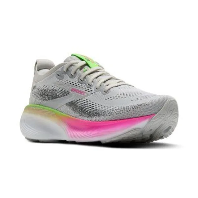 Baskets Brooks Adrenaline GTS 25 en Huître/Rose/Vert, pour femme taille: US 7 chez Free People