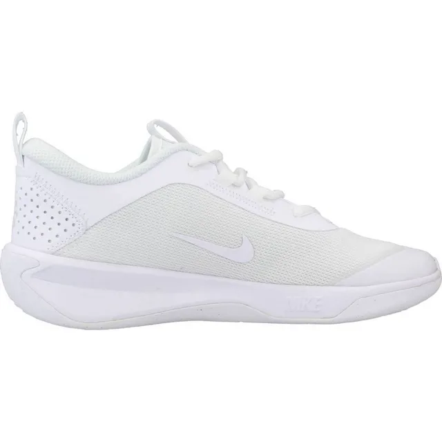 Chaussures Nike Baskets Omni Multi Court maille respirante