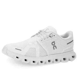 On Cloud 6 Sneakers en Blanc, pour femme taille: US 9 chez Free People