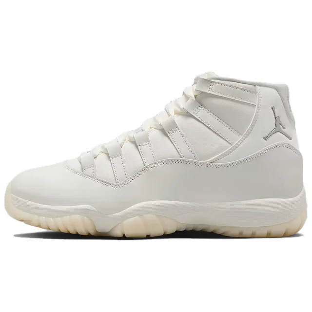 Air Jordan 11 Retro Pearl / Grand Finale Sneakers Femme Crème Voile Gris Perle AR0715-110